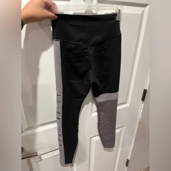 🙌Nike Black and Gray Women's Leggings - Picture 2 of 4